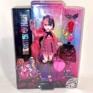 Draculaura Monster High 2022